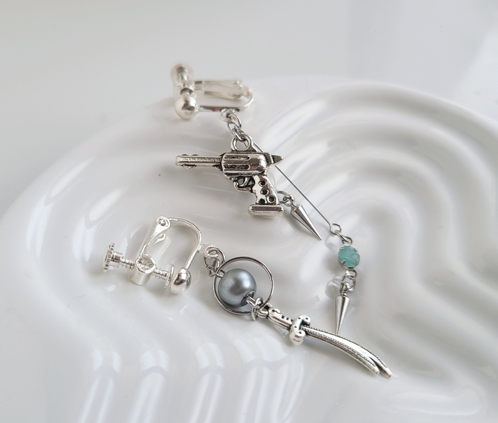 SPY×FAMILY*ロイド《黄昏》イメージイヤリング