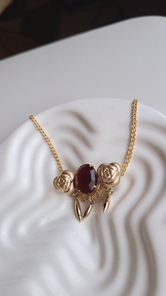 SPY×FAMILY*ヨル《いばら姫》イメージネックレス