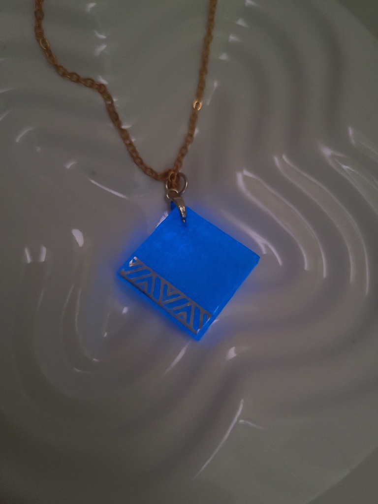 ゼルダの伝説 ブレスオブザワイルド*夜光石のネックレス&トライフォースチョーカー