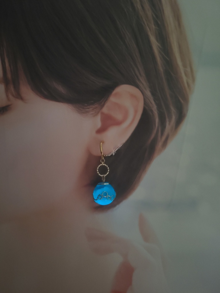 ゼルダの伝説 ブレスオブザワイルド*光るリモコンバクダン イヤリング