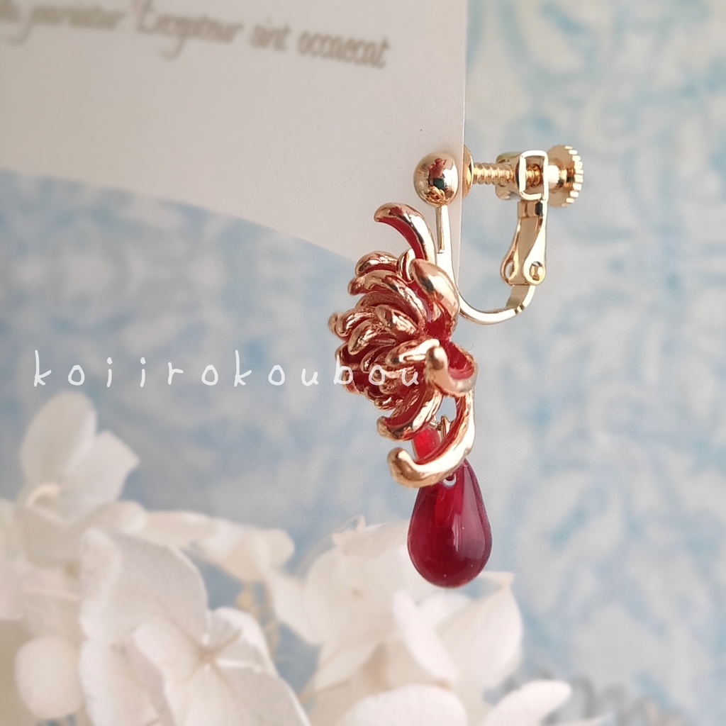 紅い彼岸花のピアス