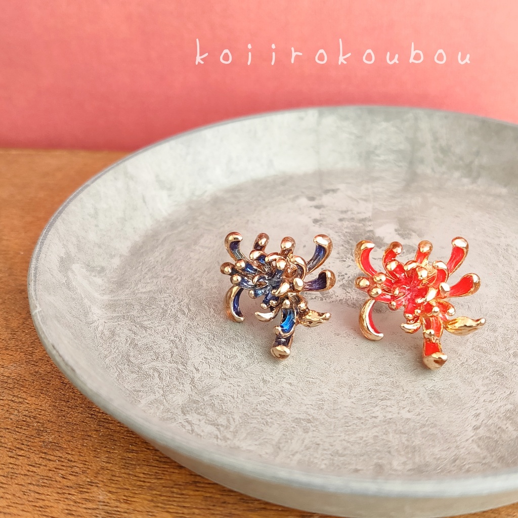 赤い彼岸花のイヤーカフ Ⅰ