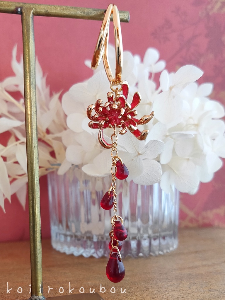 紅い彼岸花のイヤーカフ Ⅲ