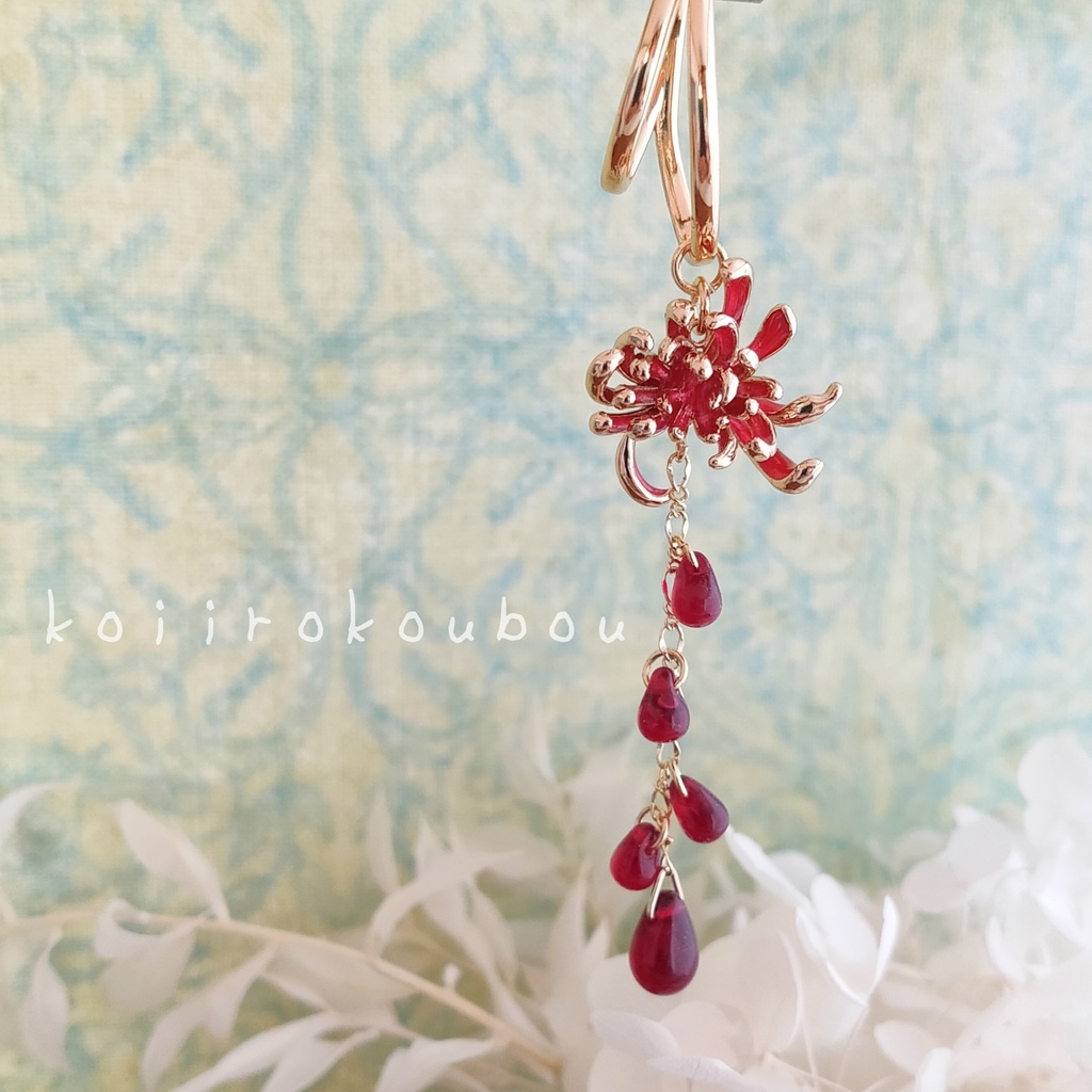 紅い彼岸花のイヤーカフ Ⅲ