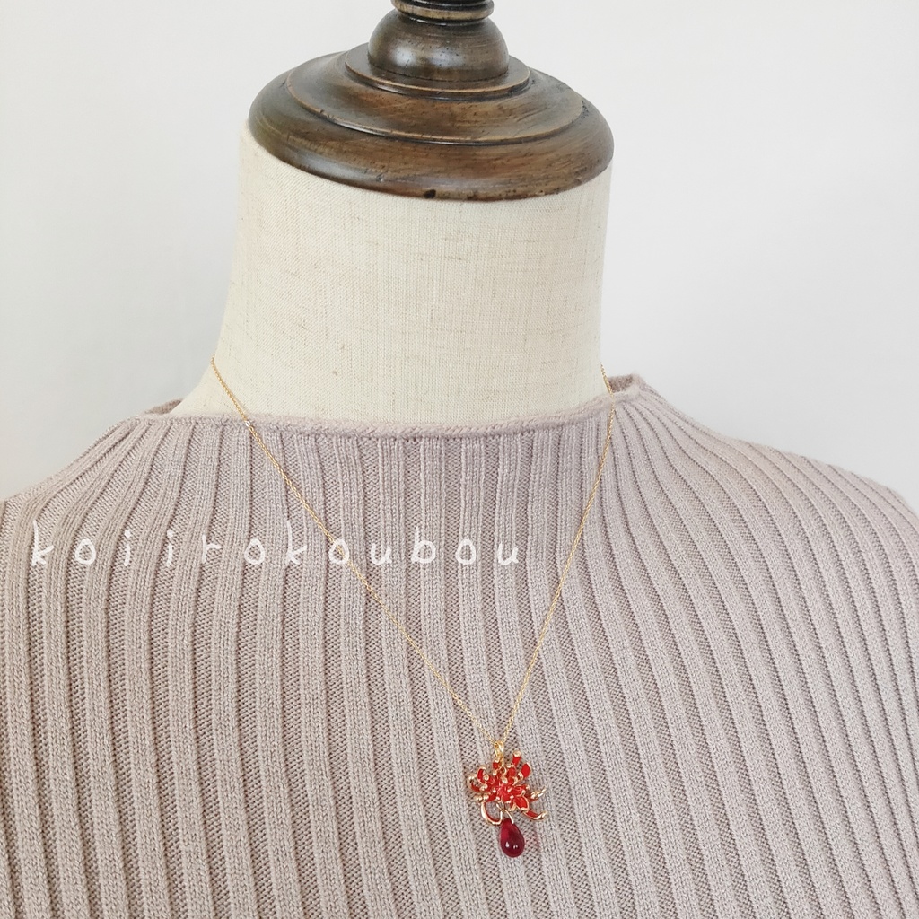 紅い彼岸花のペンダント