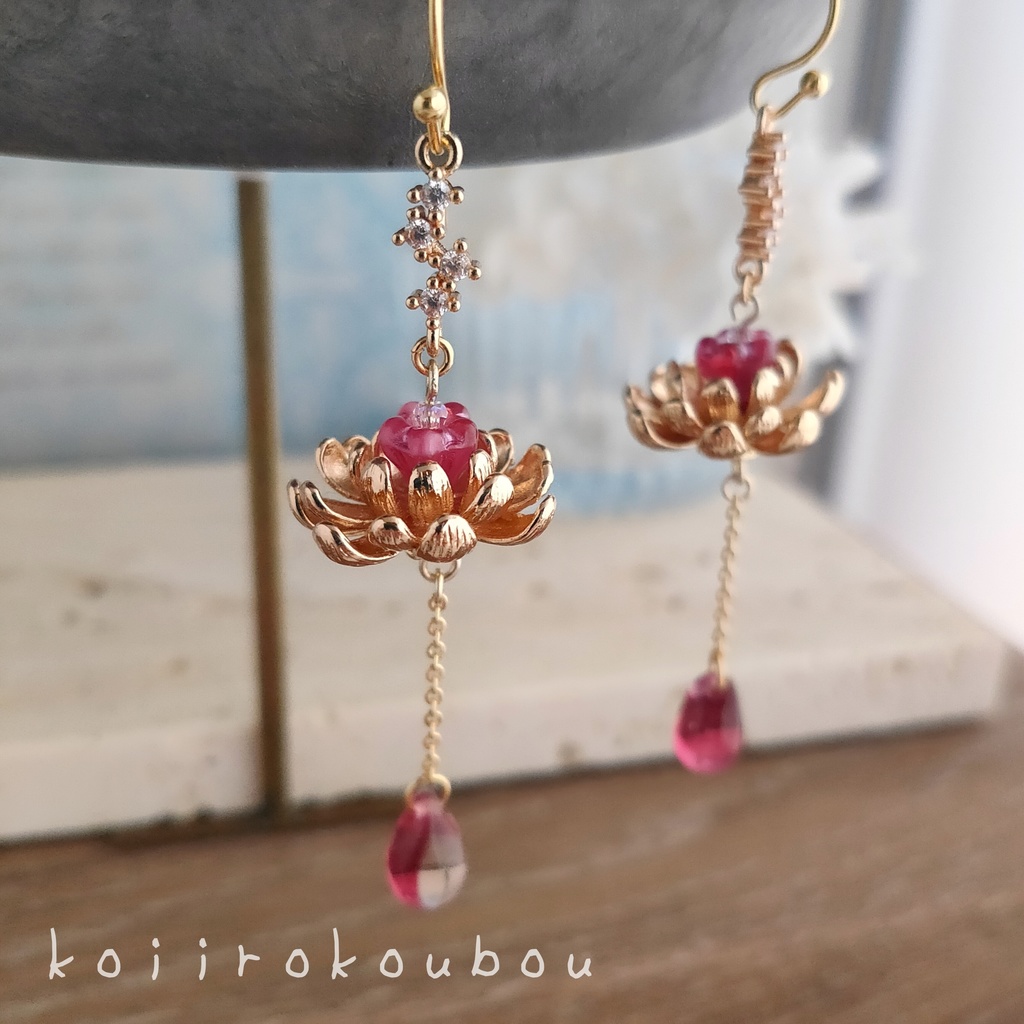 煌めき 蓮華 ピアス