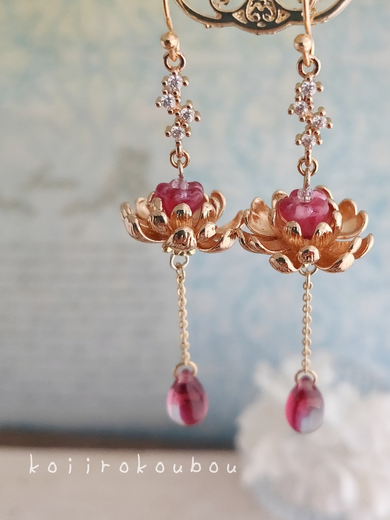 煌めき 蓮華 ピアス