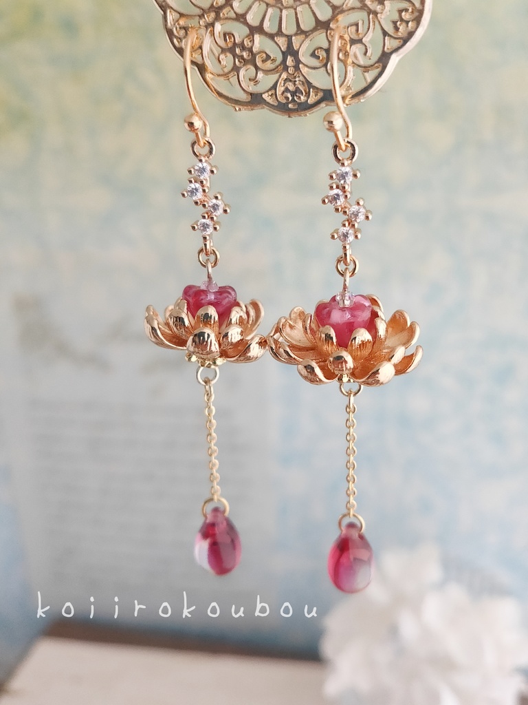 煌めき 蓮華 ピアス
