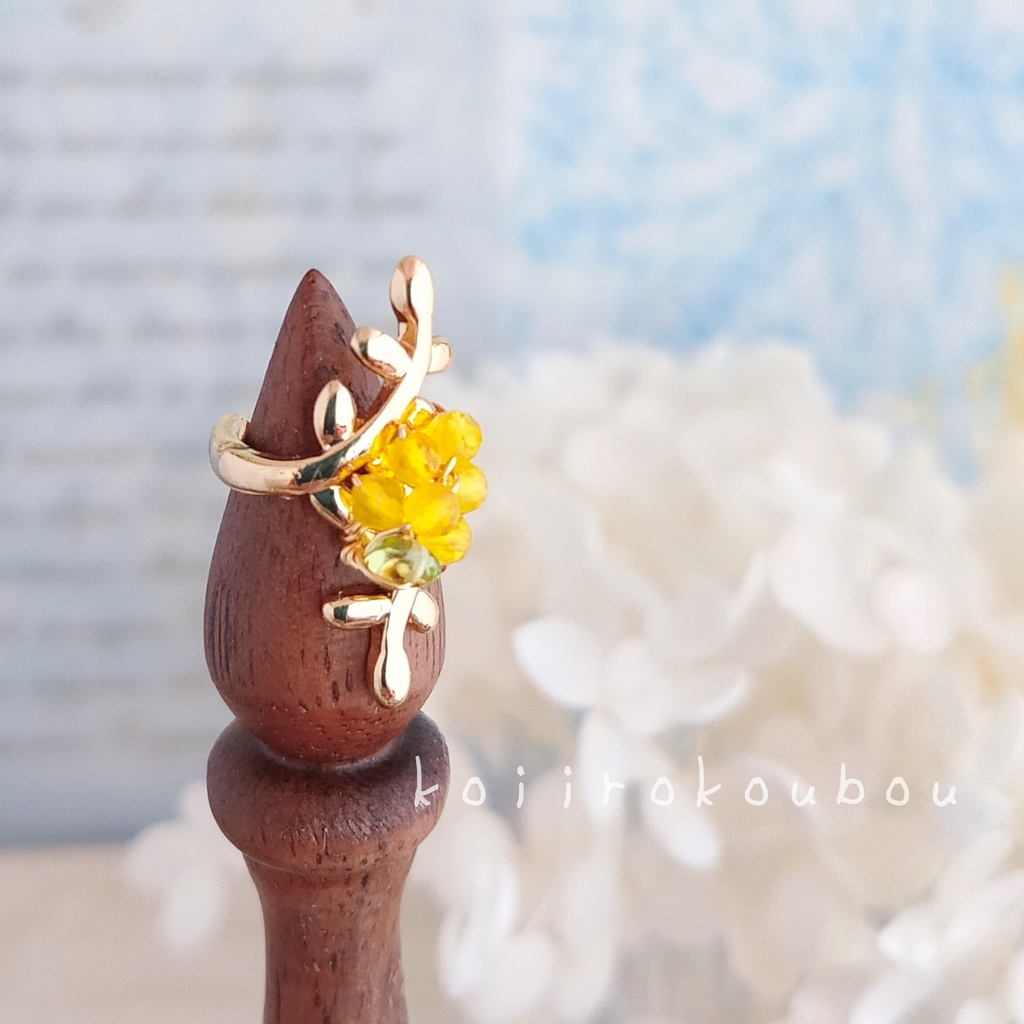 ミモザイヤーカフ