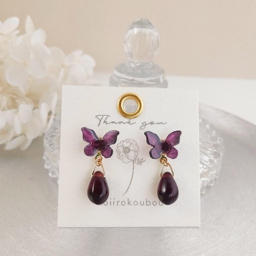 深紅 蝶のドロップピアス