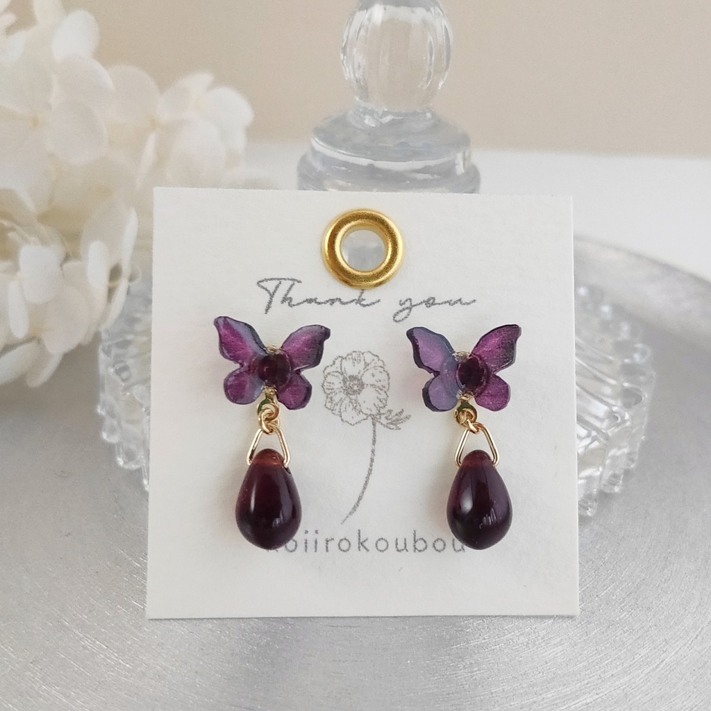 深紅 蝶のドロップピアス