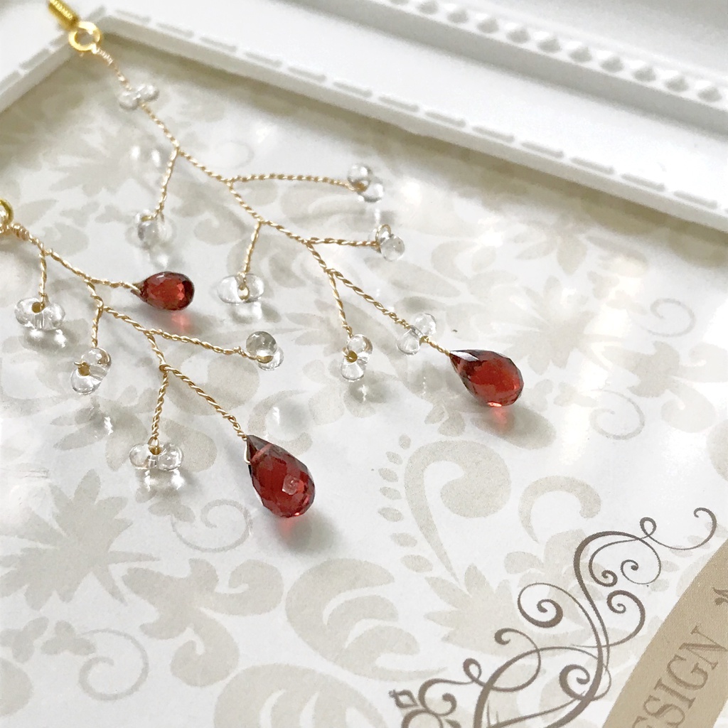 音駒カラー 小枝のガーネットピアスorイヤリング