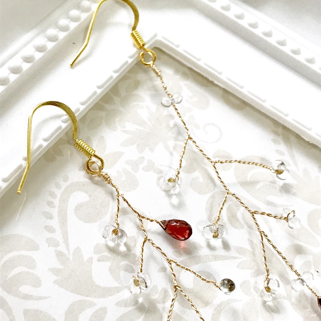 音駒カラー 小枝のガーネットピアスorイヤリング