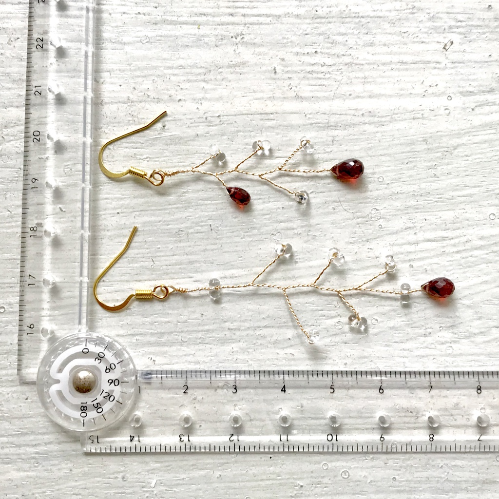 音駒カラー 小枝のガーネットピアスorイヤリング