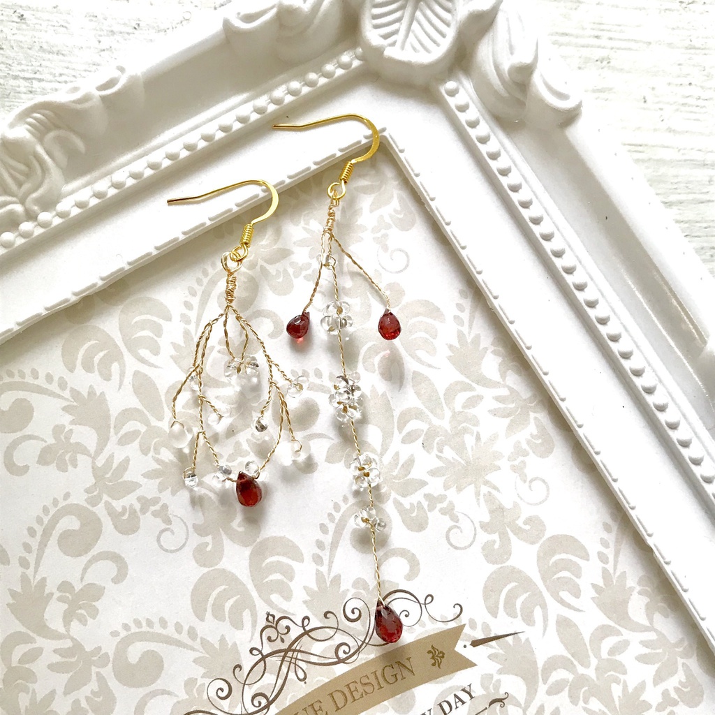 音駒カラー 小枝のガーネットピアスorイヤリング