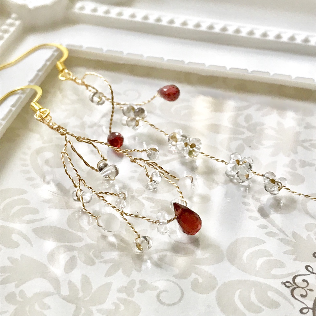 音駒カラー 小枝のガーネットピアスorイヤリング