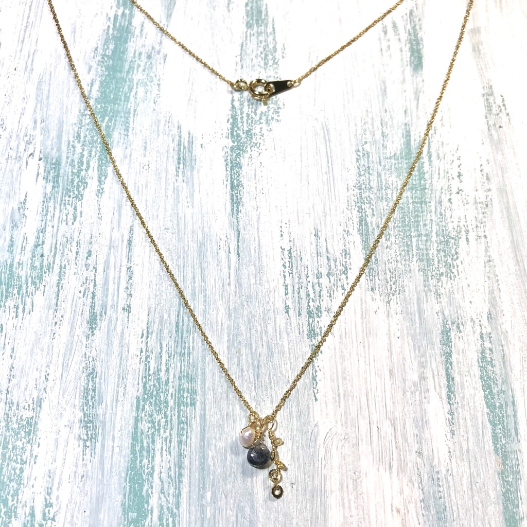 稲荷崎イメージ 天然石とパールのネックレス