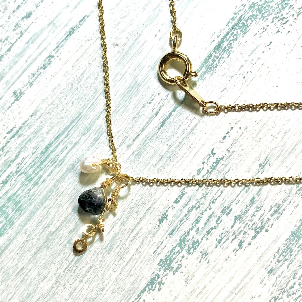 稲荷崎イメージ 天然石とパールのネックレス