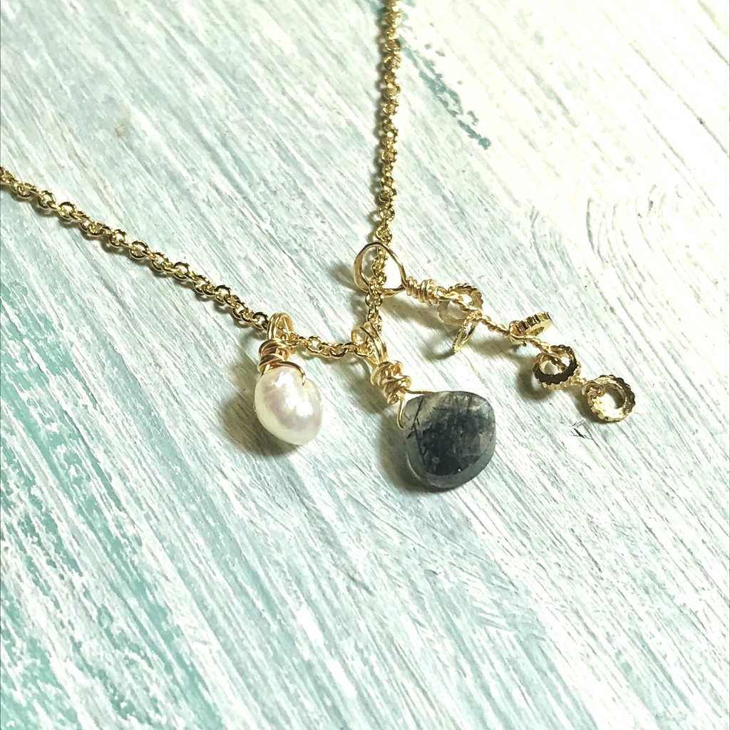 稲荷崎イメージ 天然石とパールのネックレス