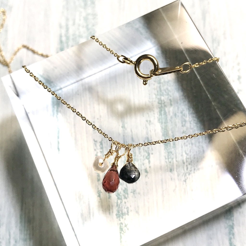 音駒高校イメージカラー 天然石のネックレス