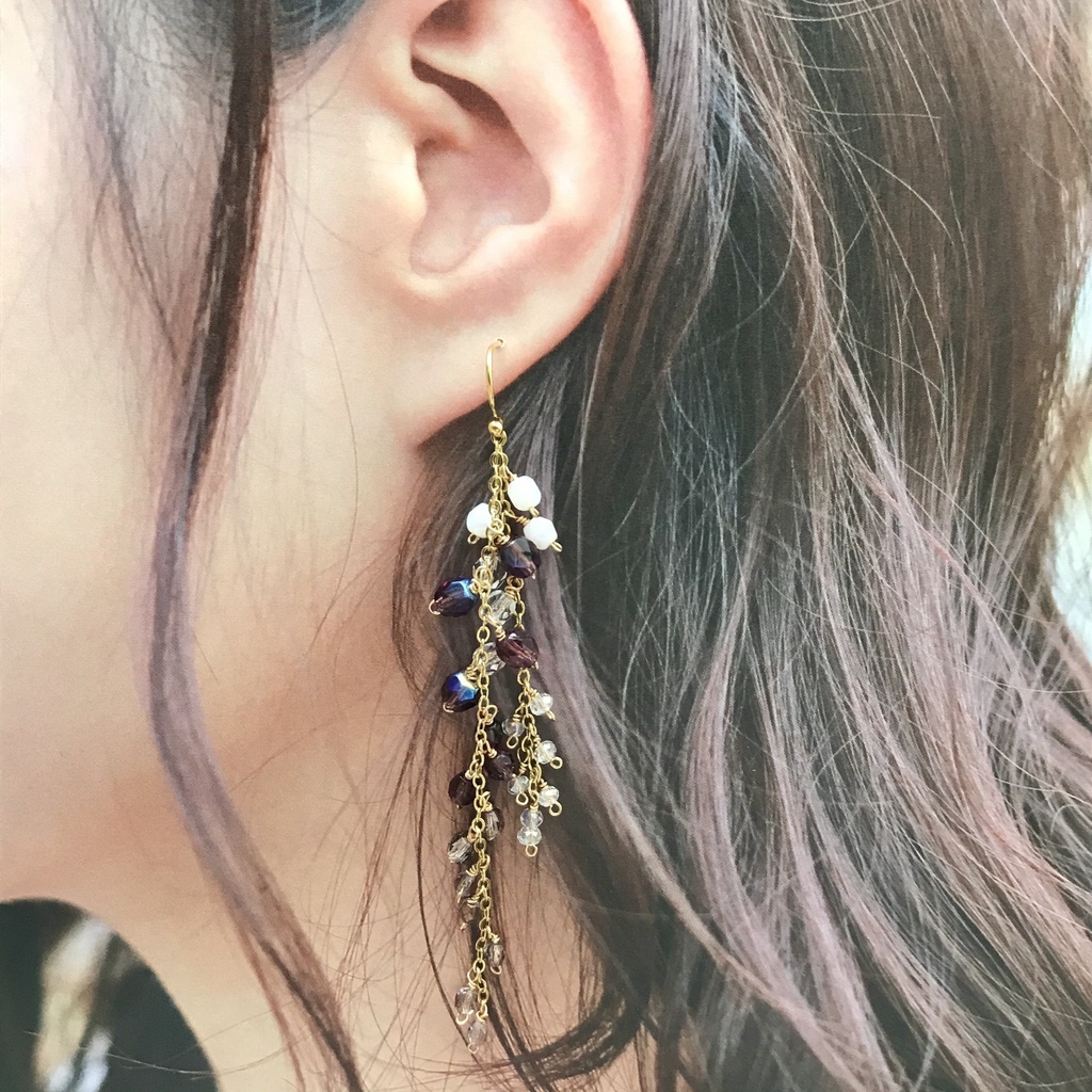 白鳥沢イメージ ガラスビーズのキラキラ ピアス or イヤリング