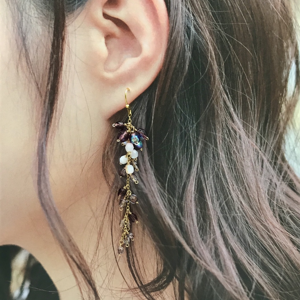 白鳥沢イメージ ガラスビーズのキラキラ ピアス or イヤリング