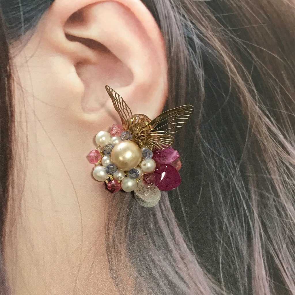 蝶々 キラキラ ピアスorイヤリング