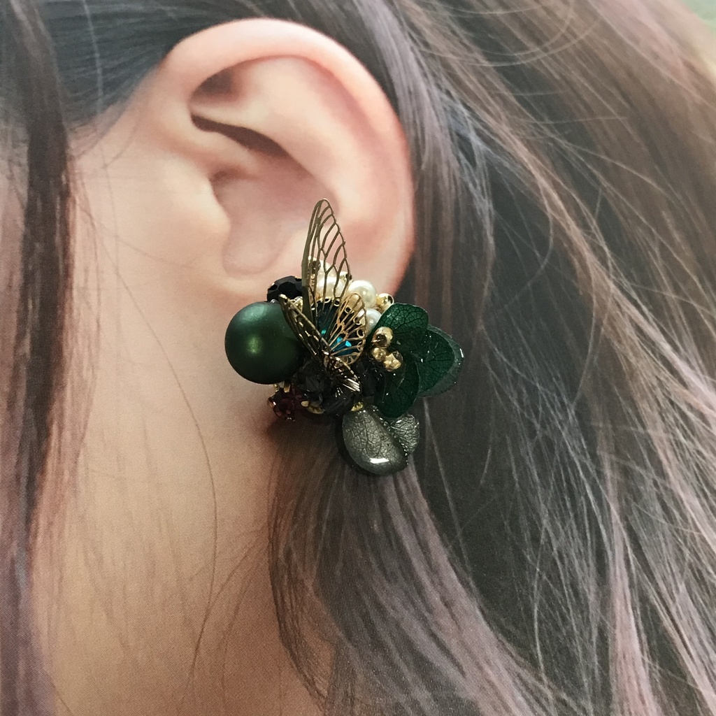 蝶々 キラキラ ピアスorイヤリング