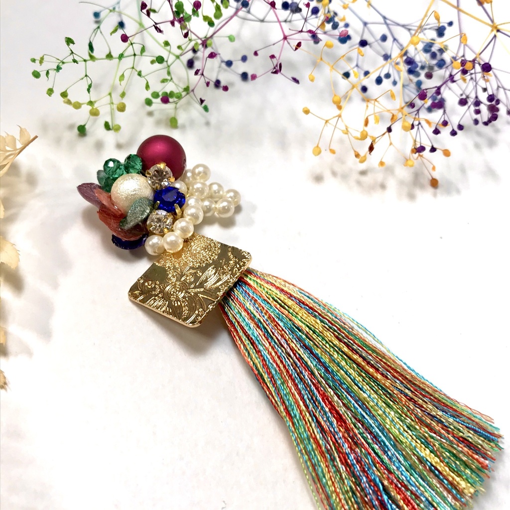 カラフル キラキラタッセル ピアスorイヤリング