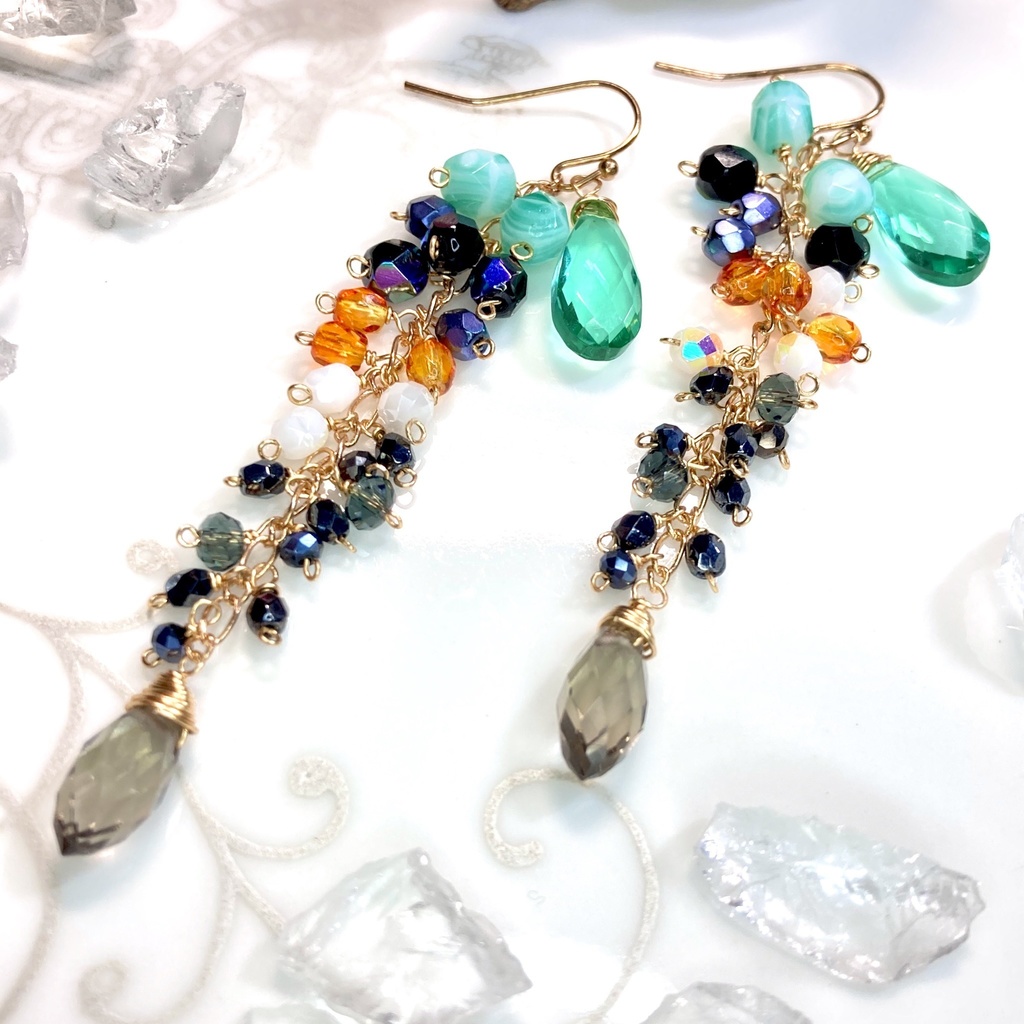 一期一振 イメージカラー クォーツとガラスのピアス/イヤリング