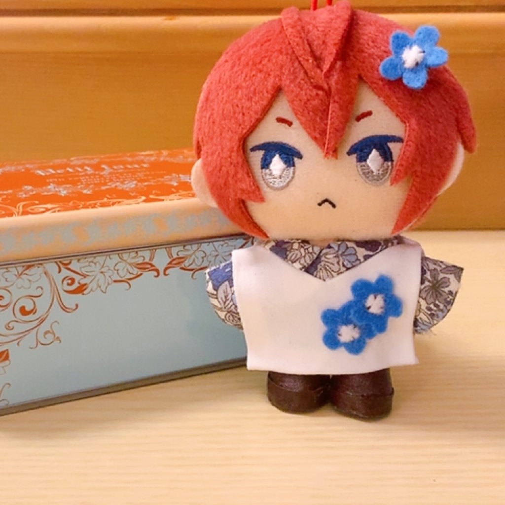 【展示】ネモフィラブローチのベスト&シャツ