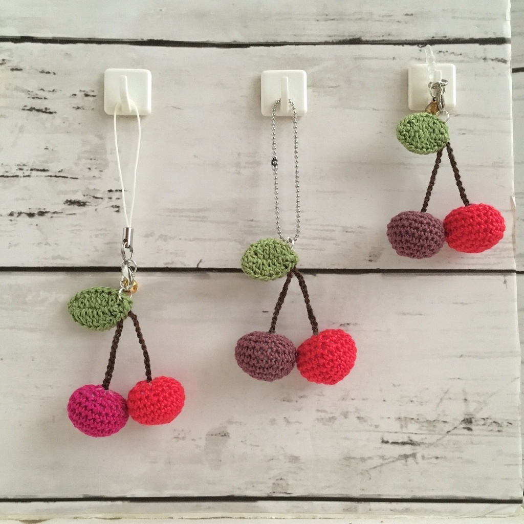 \New!/\大人気!選べる/二色さくらんぼ|さりげない可愛さを鞄に♡プレゼントに♡鈴付きストラップ|ボールチェーン