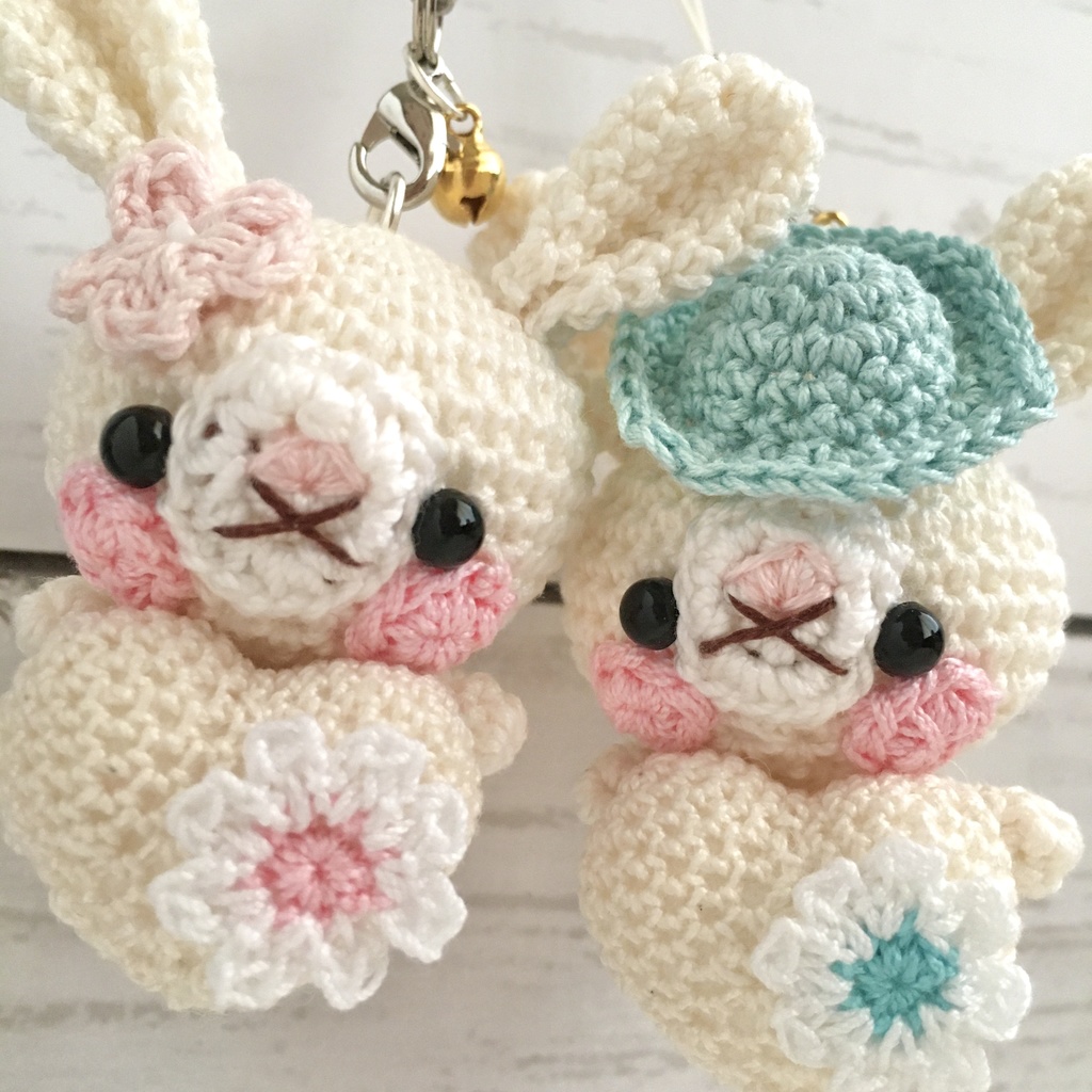 【受注生産】ホワイトウエディング男の子うさぎさん*鈴付きイヤホンジャックストラップ