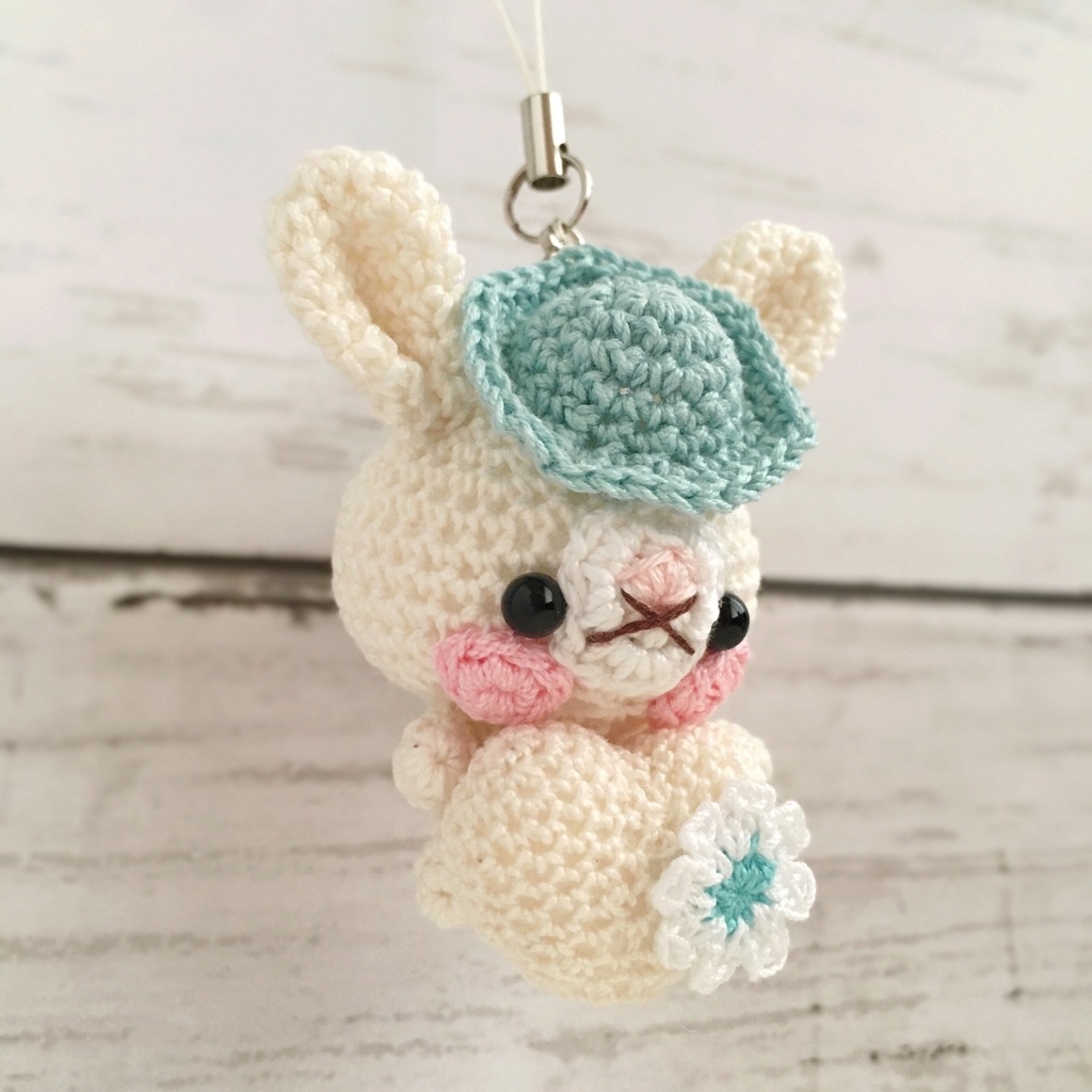【受注生産】ホワイトウエディング男の子うさぎさん*鈴付きイヤホンジャックストラップ
