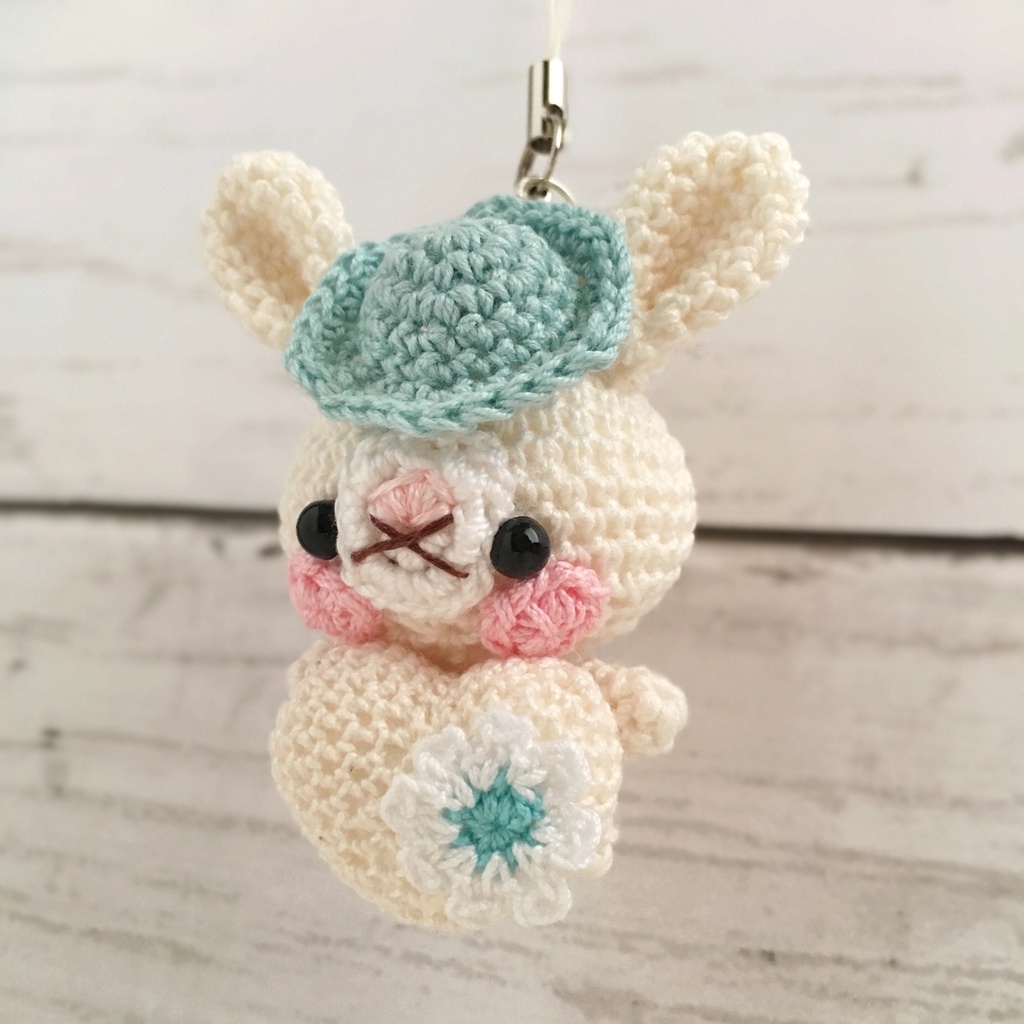 【受注生産】ホワイトウエディング男の子うさぎさん*鈴付きイヤホンジャックストラップ