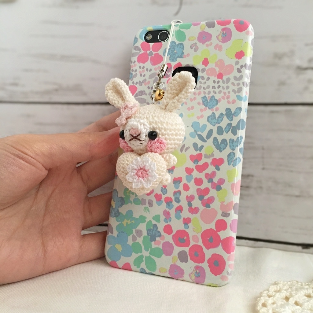 【受注生産】ホワイトウエディング女の子うさぎさん*鈴付きイヤホンジャックストラップ