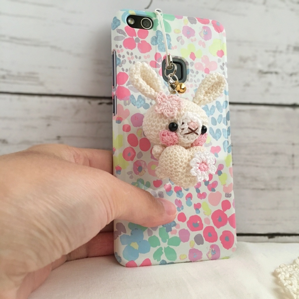 【受注生産】ホワイトウエディング女の子うさぎさん*鈴付きイヤホンジャックストラップ