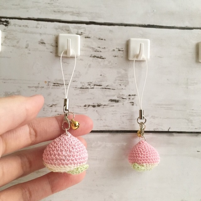 ラメあり&なし/ピンク色・桃 鈴付きストラップ