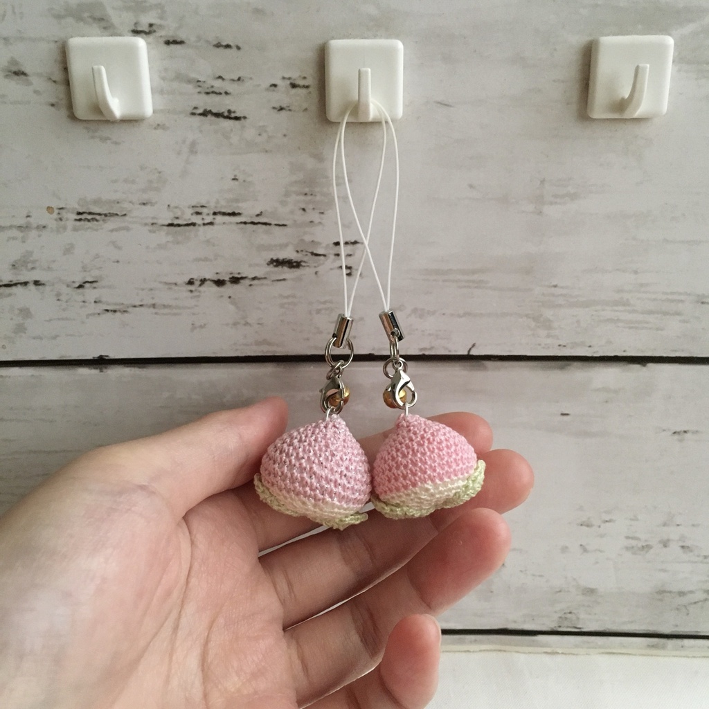 ラメあり&なし/ピンク色・桃 鈴付きストラップ