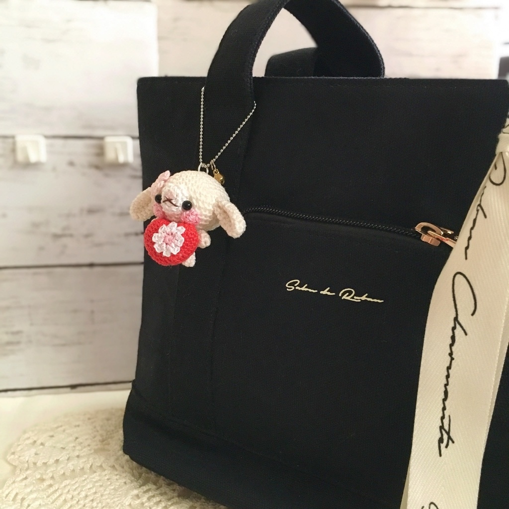 【受注生産】赤色ハート・白色ロップイヤーうさぎさん*鈴付きイヤホンジャックストラップ