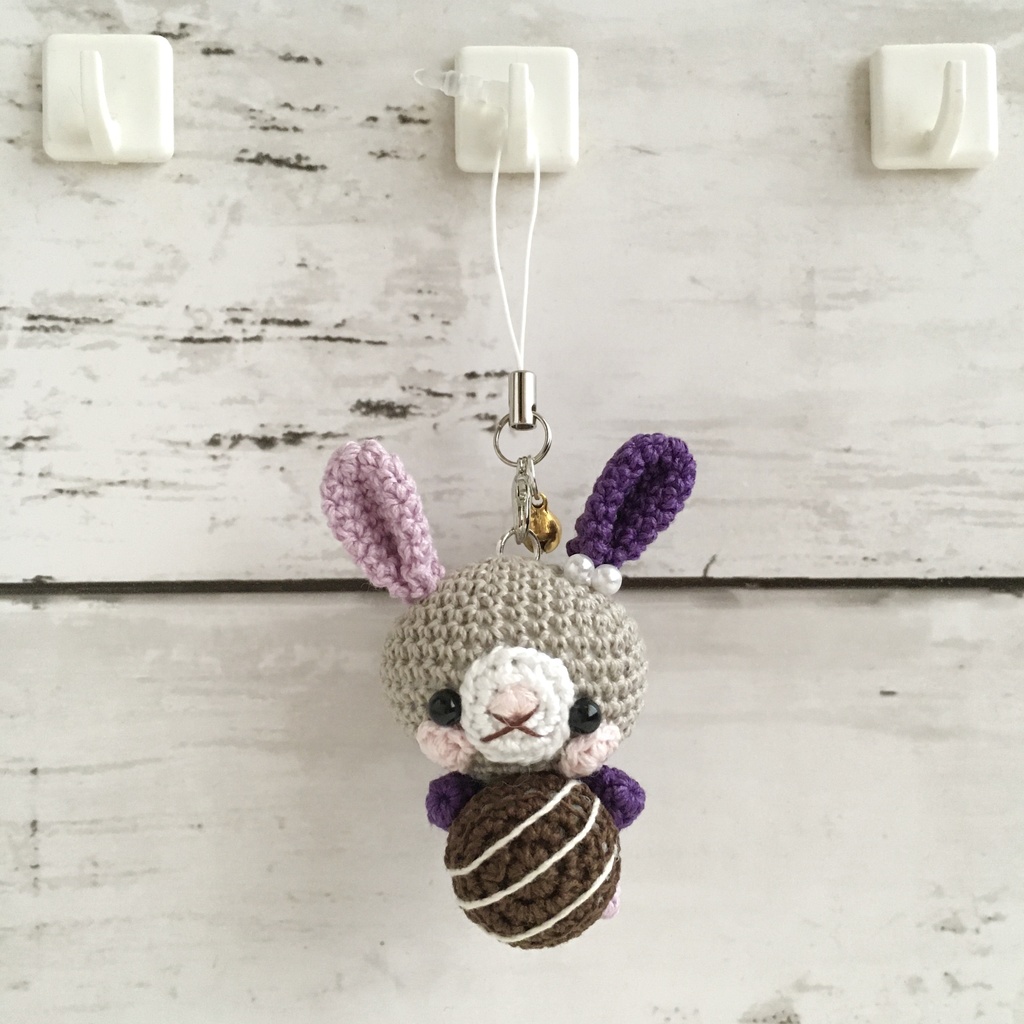 【受注生産】チョコレート・パープル&グレー系うさぎさん*鈴付きイヤホンジャックストラップ