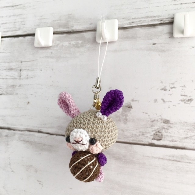 【受注生産】チョコレート・パープル&グレー系うさぎさん*鈴付きイヤホンジャックストラップ