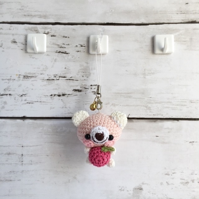 【受注生産】パッションピンクりんご・白ピンククマ*鈴付きイヤホンジャックストラップ