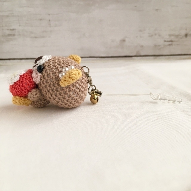 【受注生産】赤色ハート・濃黄色と薄茶色クマさん*鈴付きイヤホンジャックストラップ