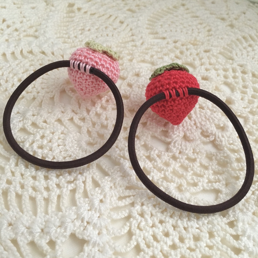 \New!/小さなお子様へ♡お孫さんへ♡ご友人様へ♡プレゼントにも\大人気!/ピンク色イチゴあみぐるみヘアゴム|一点売り