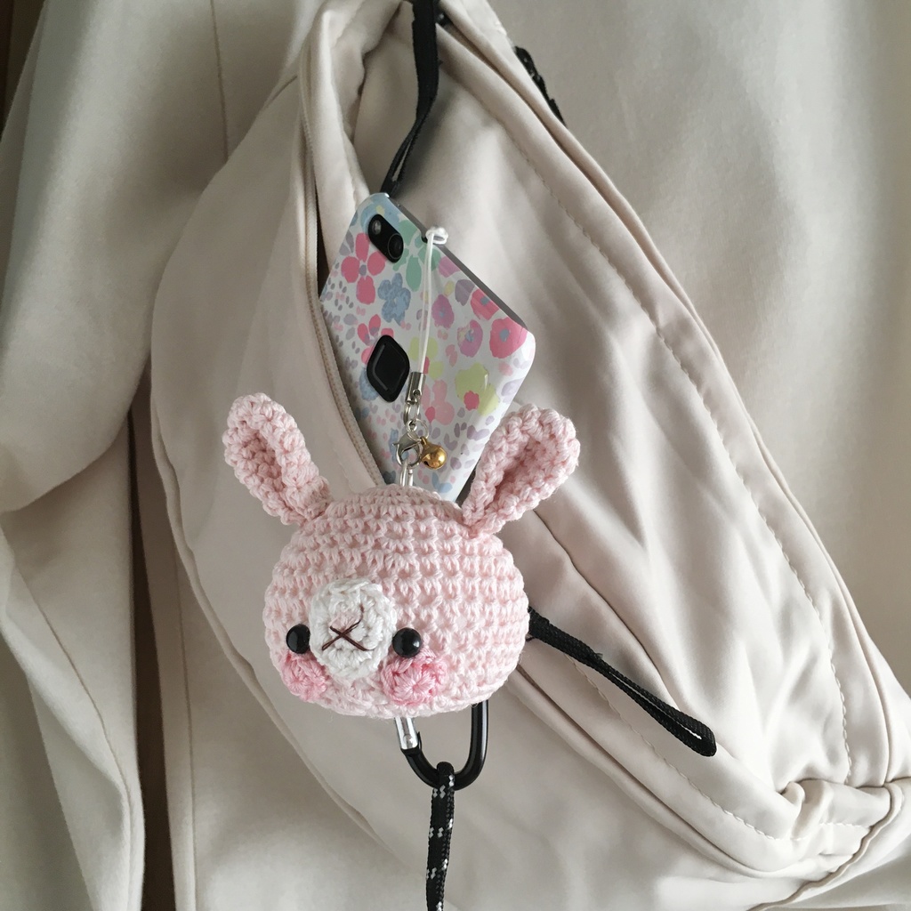 \New!/大きなお顔が持ち物の目印に最適♪淡ピンク色うさぎクマ顔【大】鈴付イヤホンジャック|ストラップ|ボールチェーン