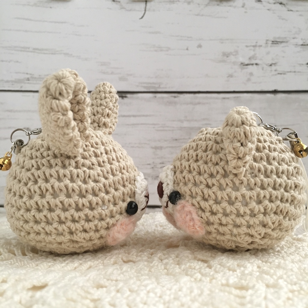 【リニューアル!】ビスケット色クマとうさぎの顔(大) 鈴付きイヤホンジャックストラップ