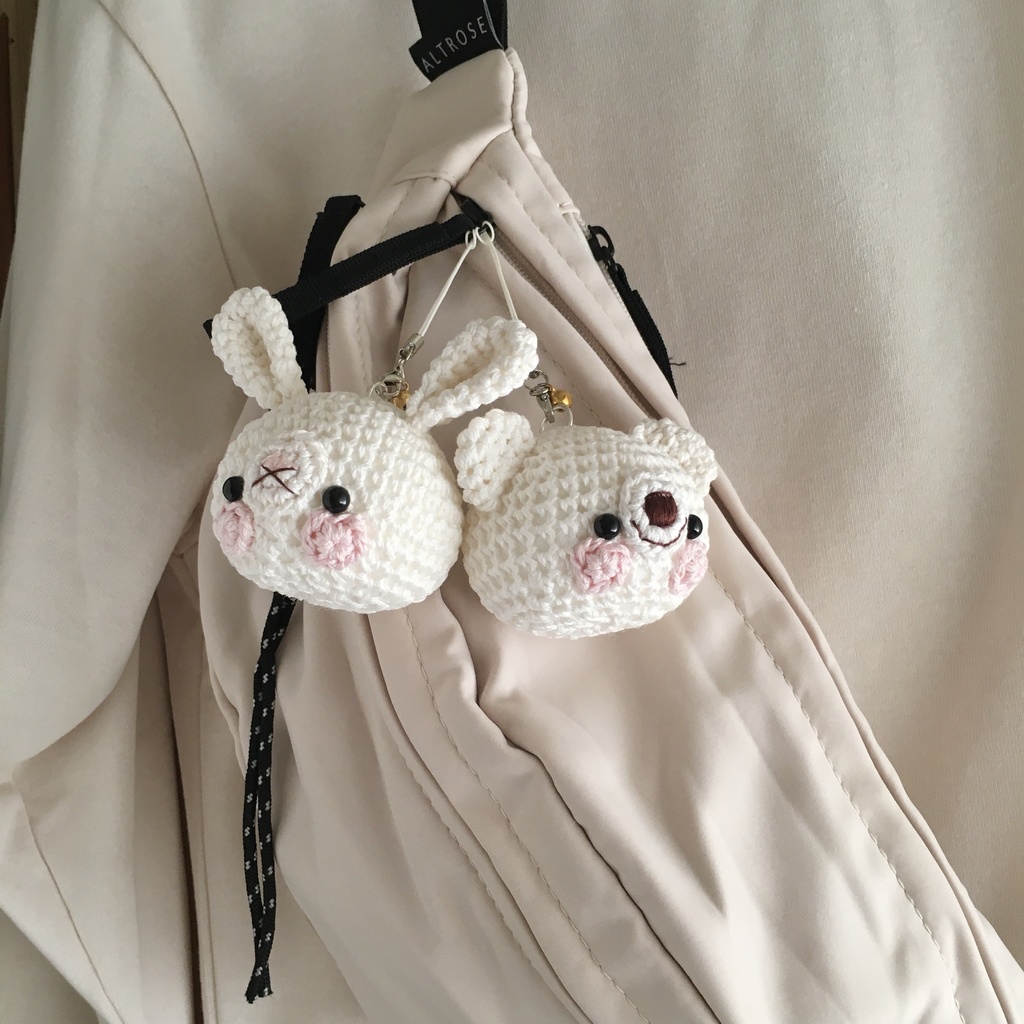 \New!/大きなお顔が持ち物の目印に♪うちの子!白色うさぎクマ顔【大】鈴付イヤホンジャック|ストラップ|ボールチェーン