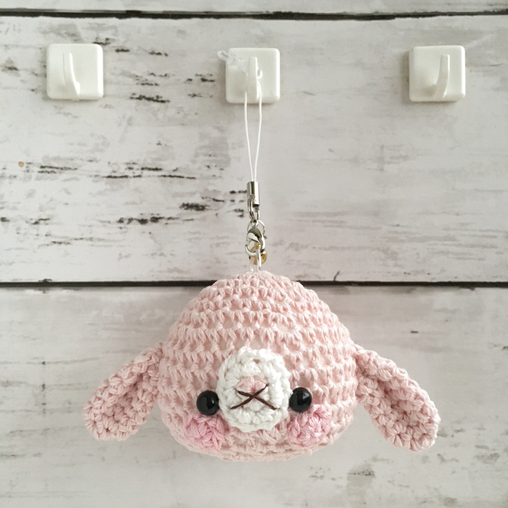 優しい淡ピンク色ロップイヤー!大きなお顔が持ち物の目印に最適♪【大】鈴付きイヤホンジャック|ストラップ|ボールチェーン
