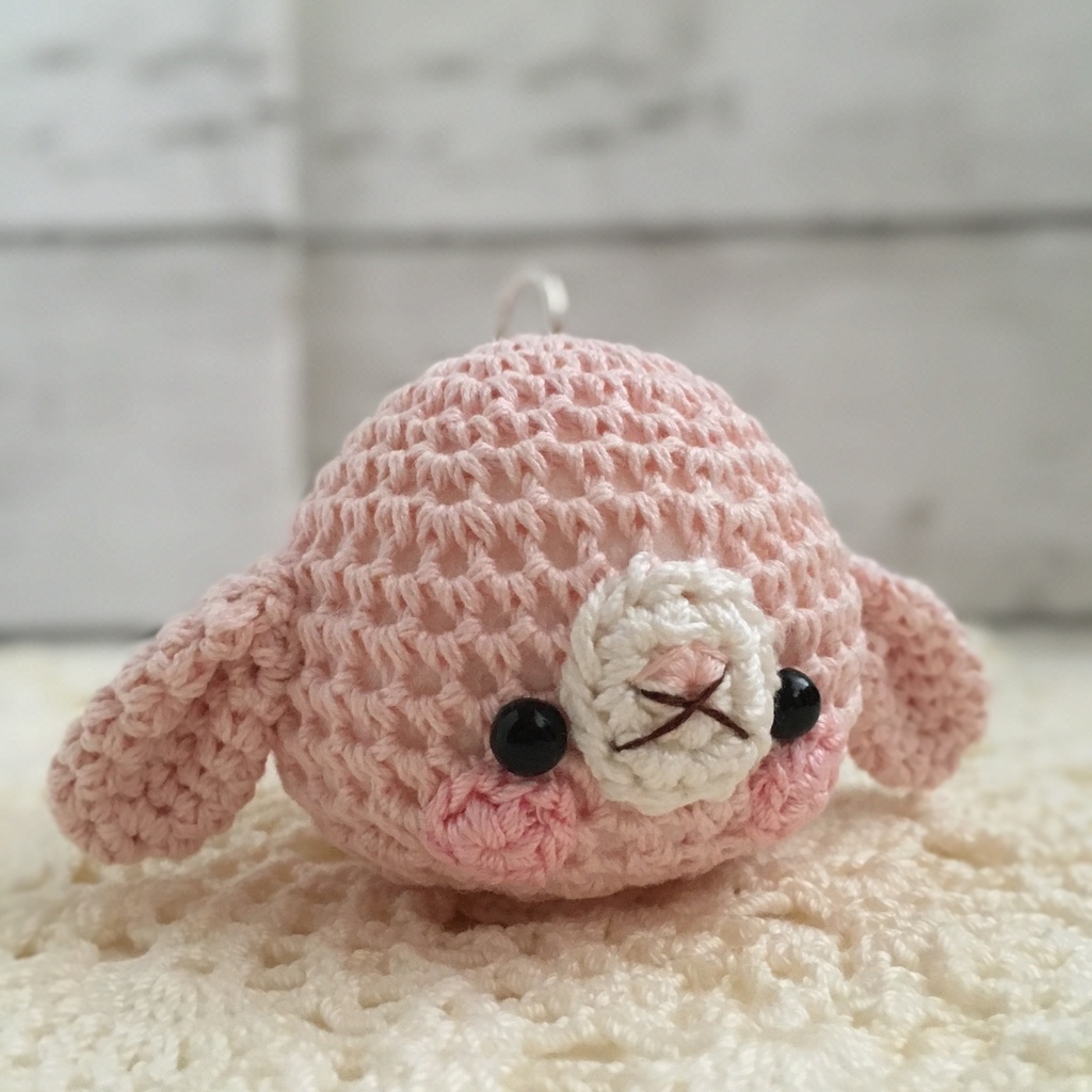 優しい淡ピンク色ロップイヤー!大きなお顔が持ち物の目印に最適♪【大】鈴付きイヤホンジャック|ストラップ|ボールチェーン